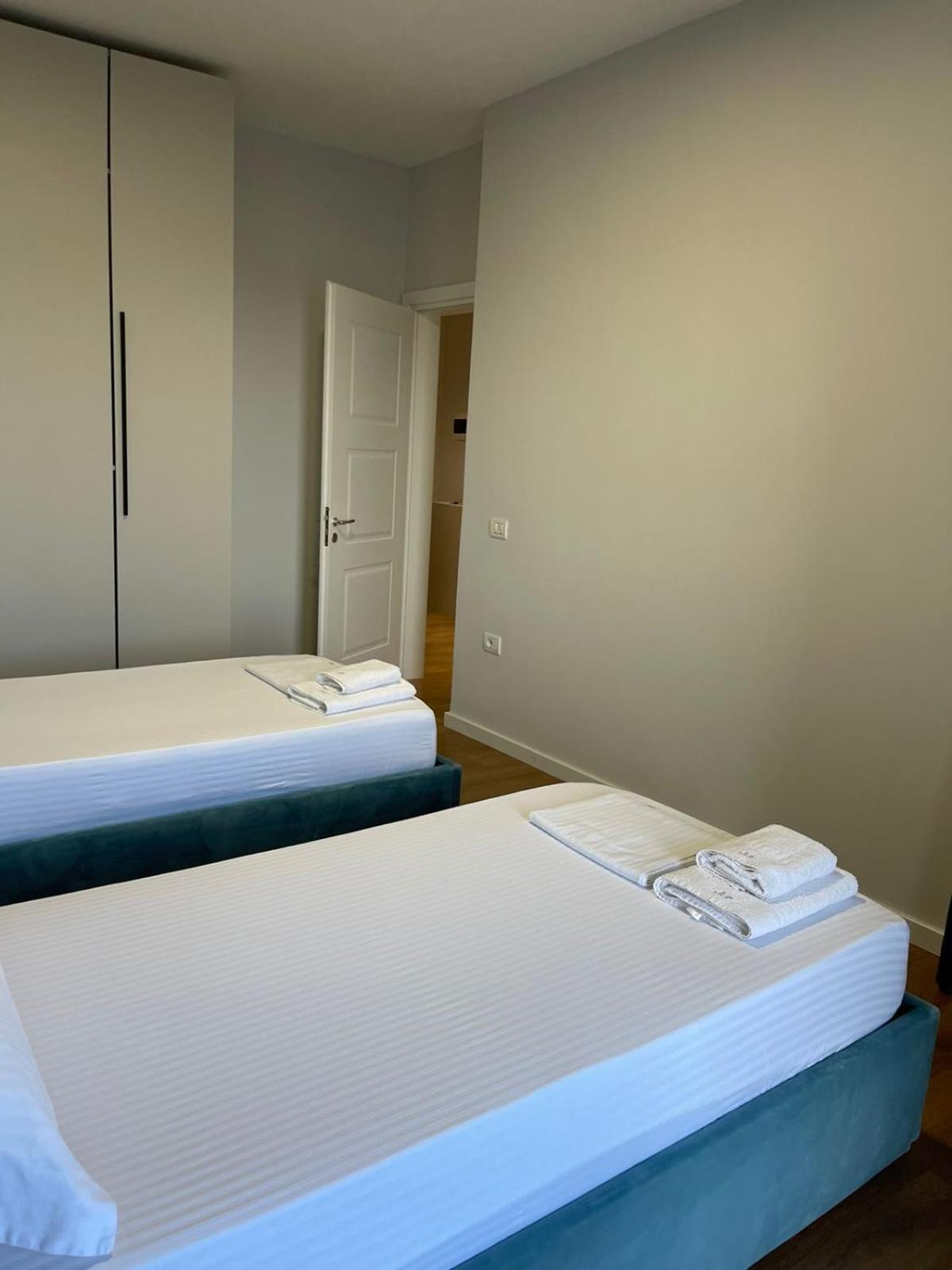 Jur Apartment Durres Bagian luar foto