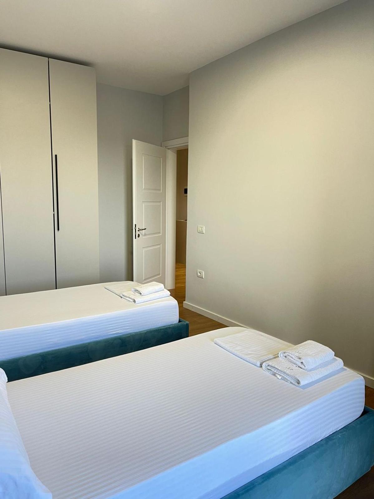 Jur Apartment Durres Bagian luar foto
