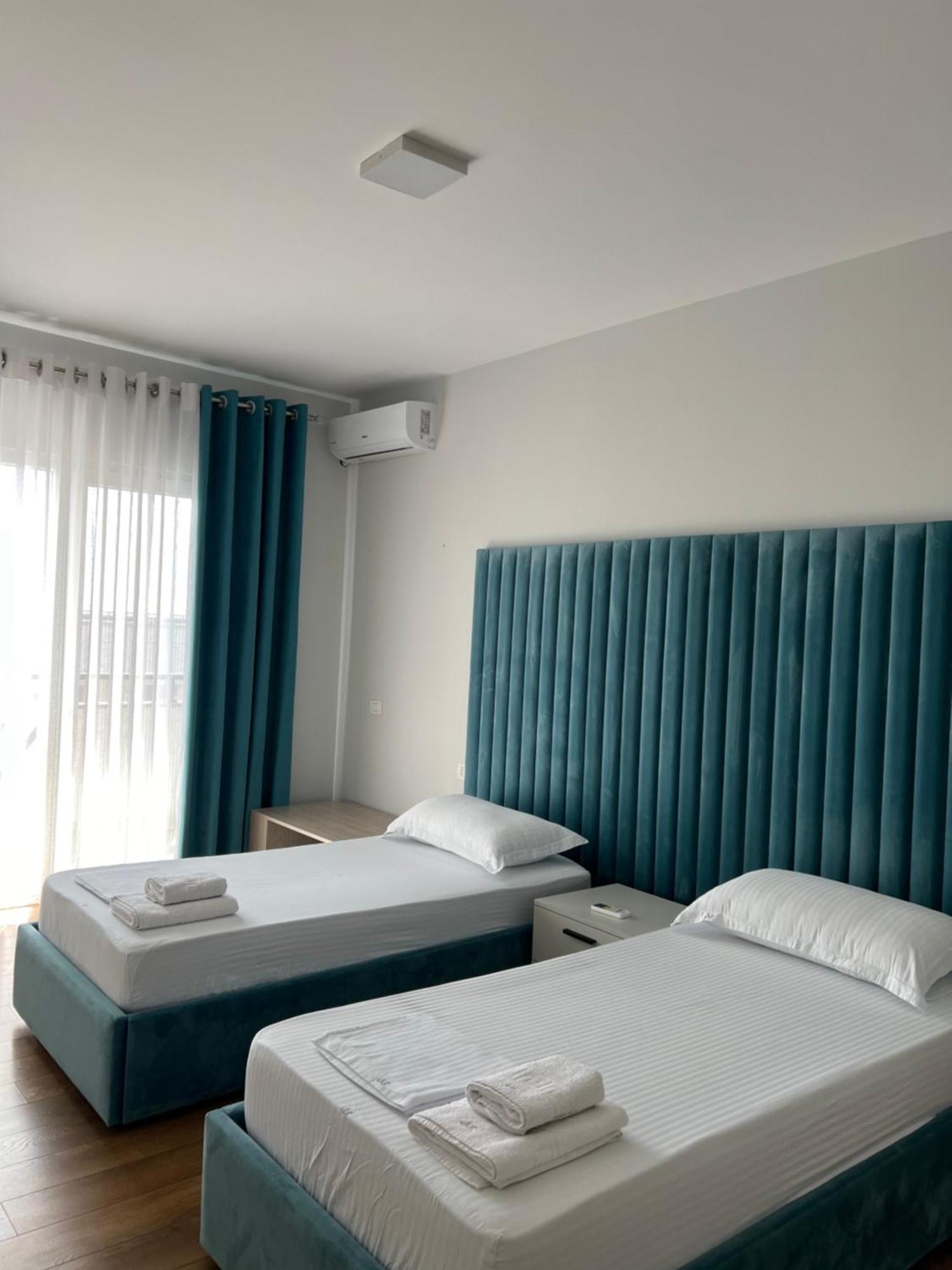 Jur Apartment Durres Bagian luar foto